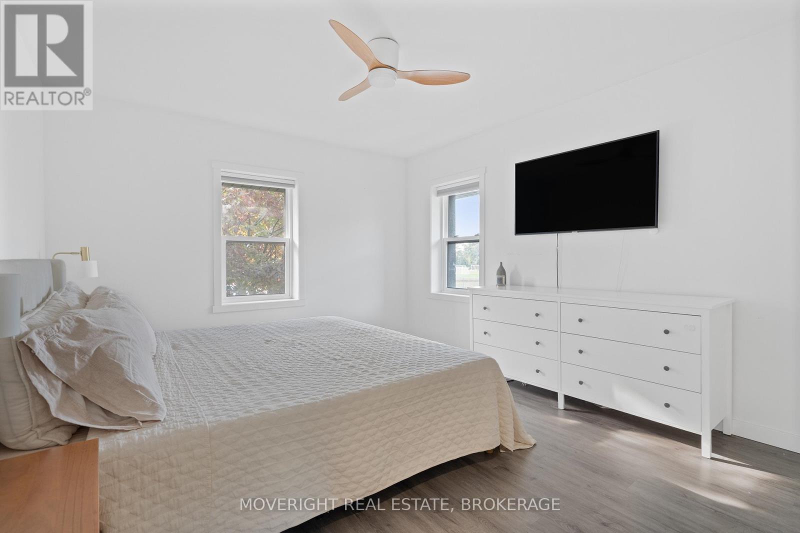 331 Fielden Avenue, Port Colborne (Sugarloaf), Ontario  L3K 4T8 - Photo 21 - X12487099