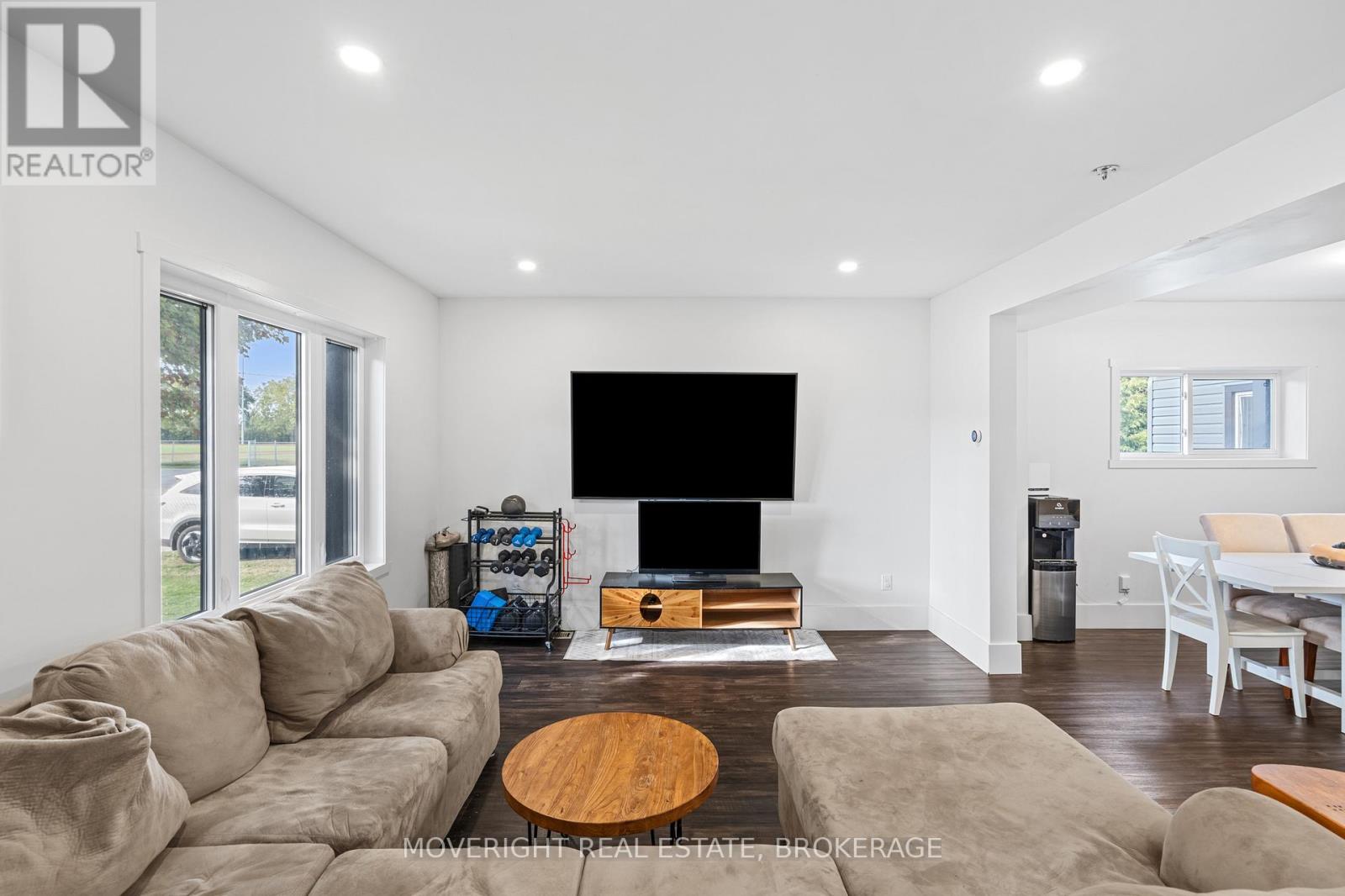 331 Fielden Avenue, Port Colborne (Sugarloaf), Ontario  L3K 4T8 - Photo 8 - X12487099