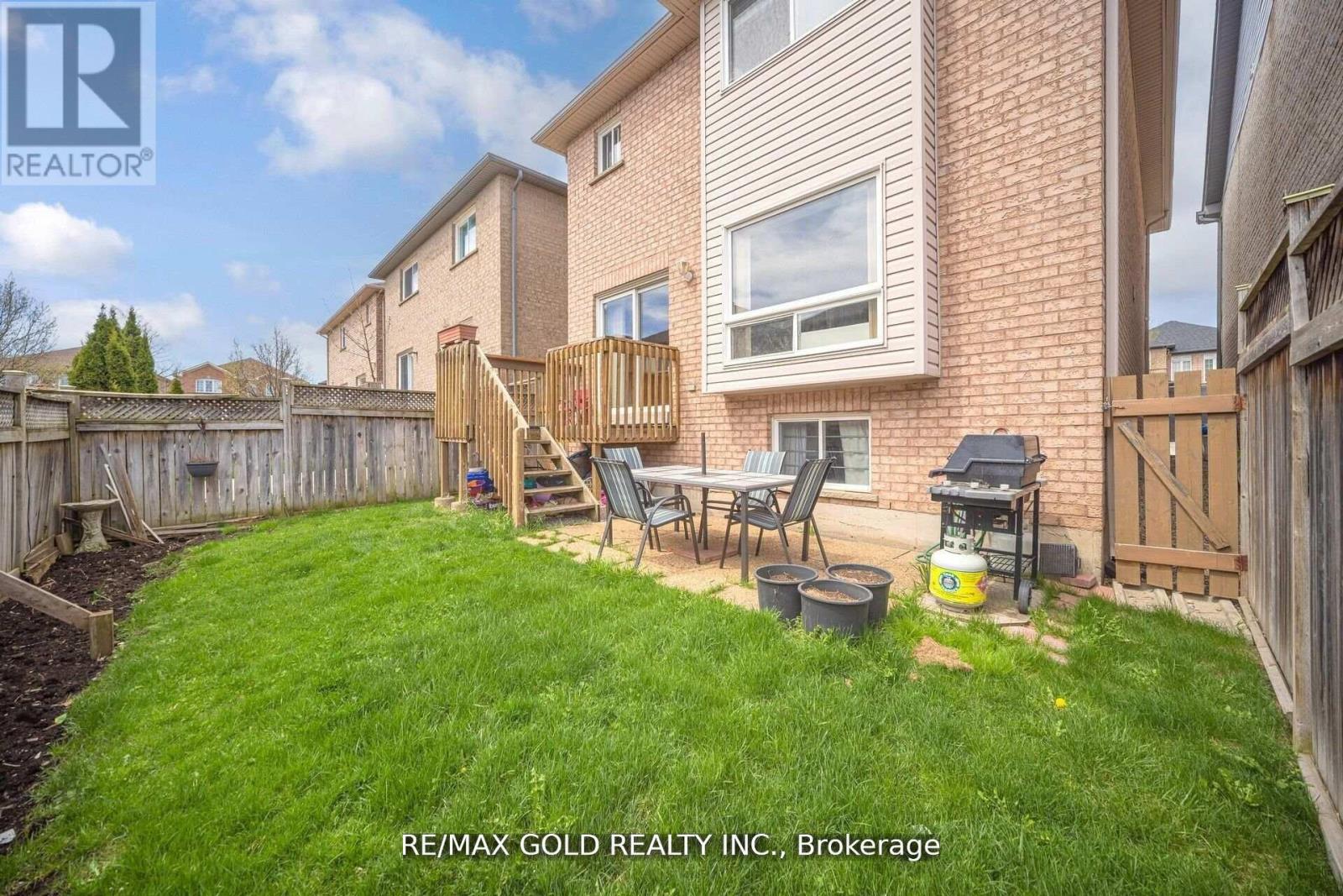 36 Roxton Crescent N, Brampton, Ontario  L7A 2A9 - Photo 23 - W12475106