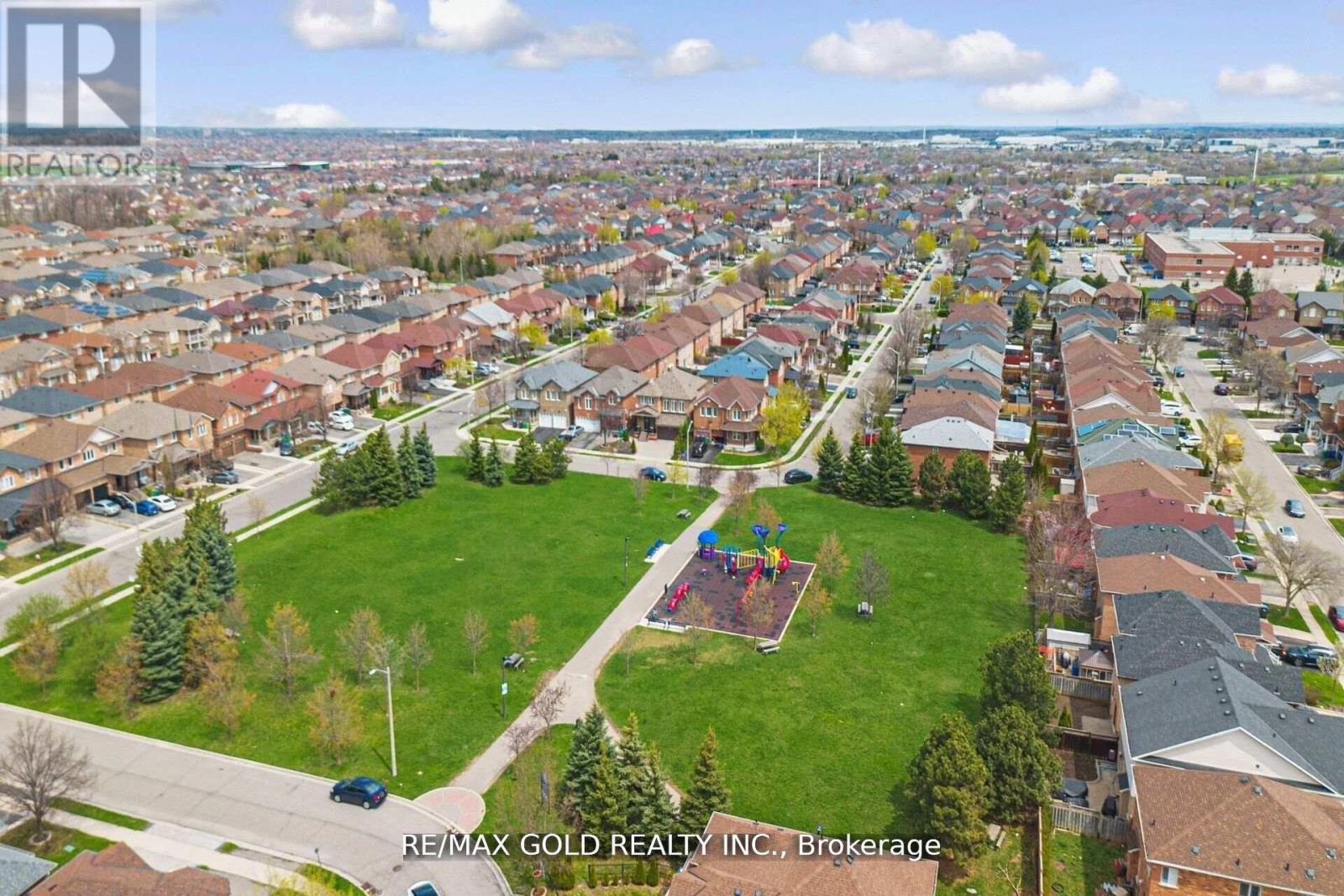 36 Roxton Crescent N, Brampton, Ontario  L7A 2A9 - Photo 25 - W12475106