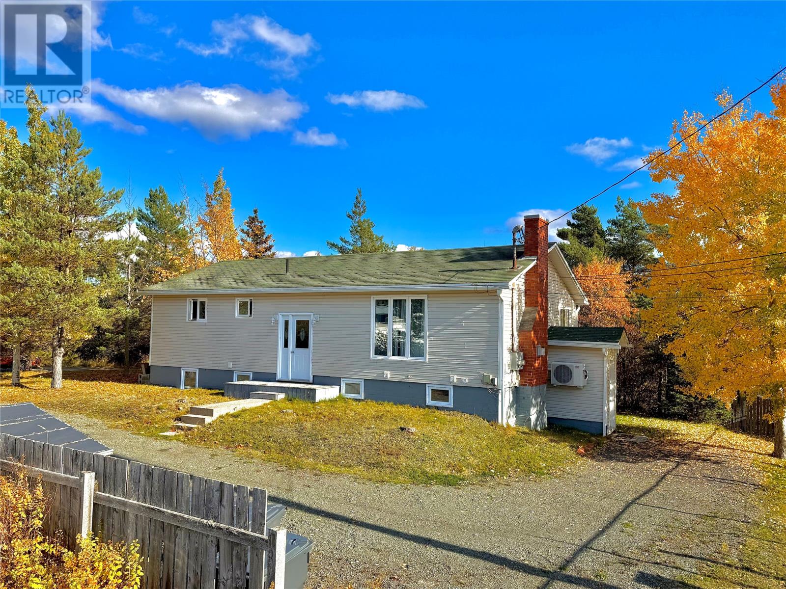 2 MEADE VIEW Road, CLARENVILLE, Newfoundland & Labrador