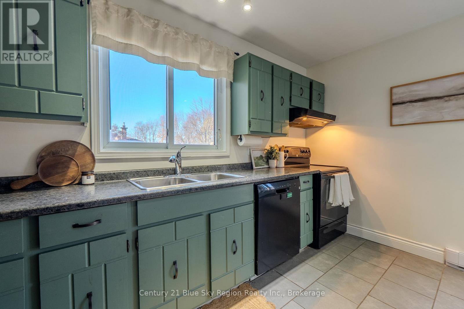 23 Lovell Avenue, North Bay (Ferris), Ontario  P1A 3R7 - Photo 16 - X12487149