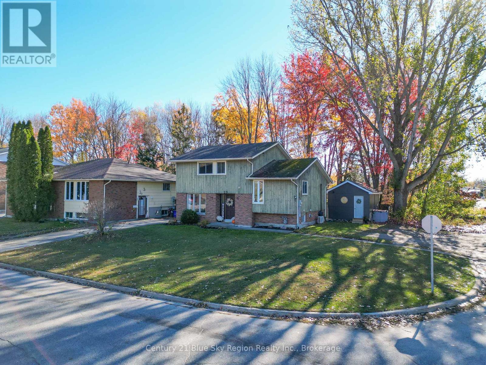 23 Lovell Avenue, North Bay (Ferris), Ontario  P1A 3R7 - Photo 2 - X12487149