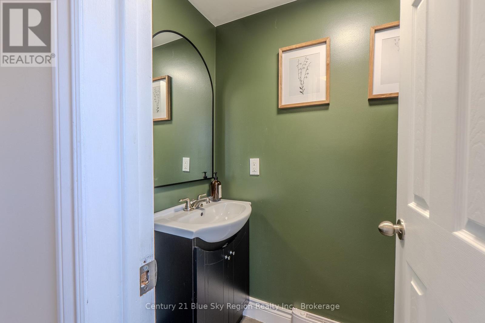 23 Lovell Avenue, North Bay (Ferris), Ontario  P1A 3R7 - Photo 32 - X12487149