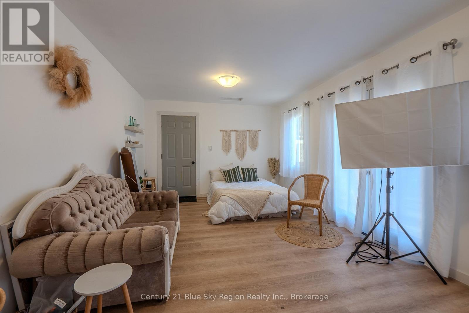 23 Lovell Avenue, North Bay (Ferris), Ontario  P1A 3R7 - Photo 37 - X12487149