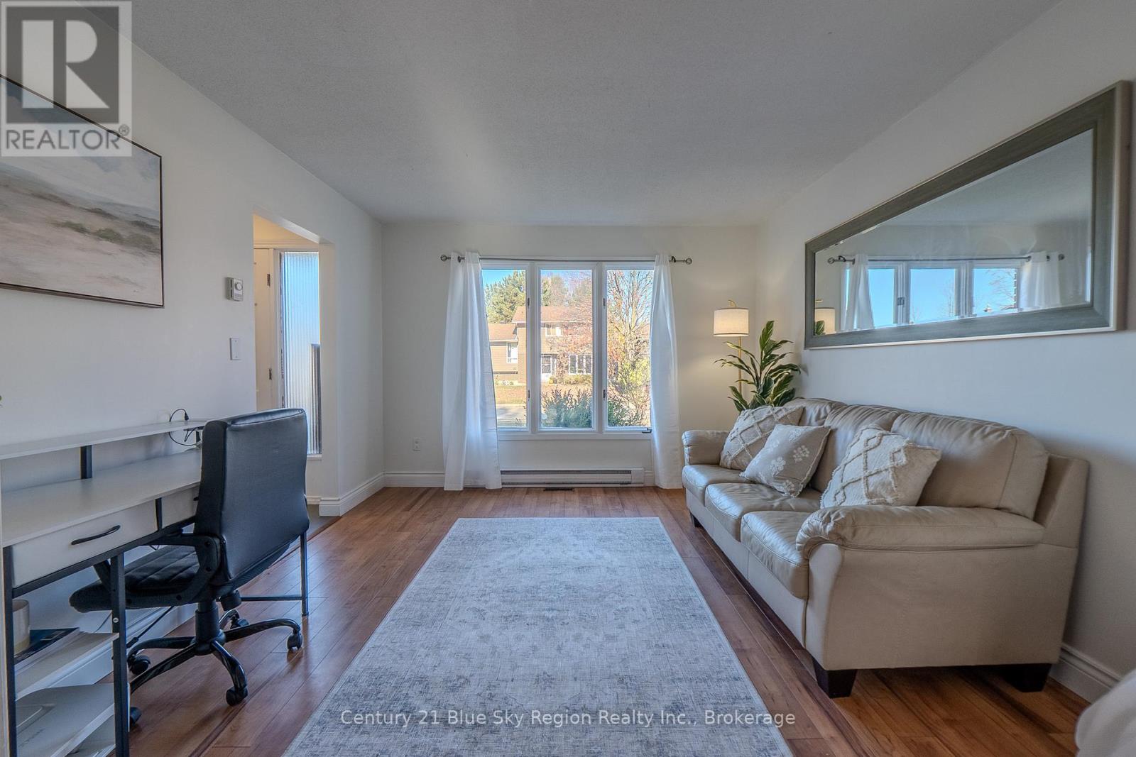 23 Lovell Avenue, North Bay (Ferris), Ontario  P1A 3R7 - Photo 4 - X12487149