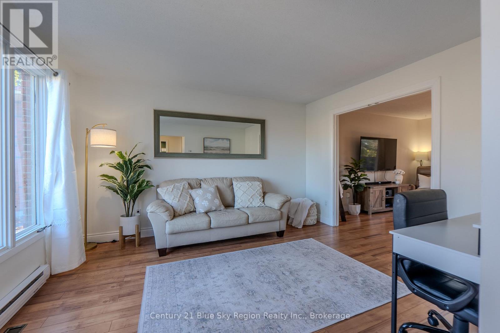 23 Lovell Avenue, North Bay (Ferris), Ontario  P1A 3R7 - Photo 5 - X12487149