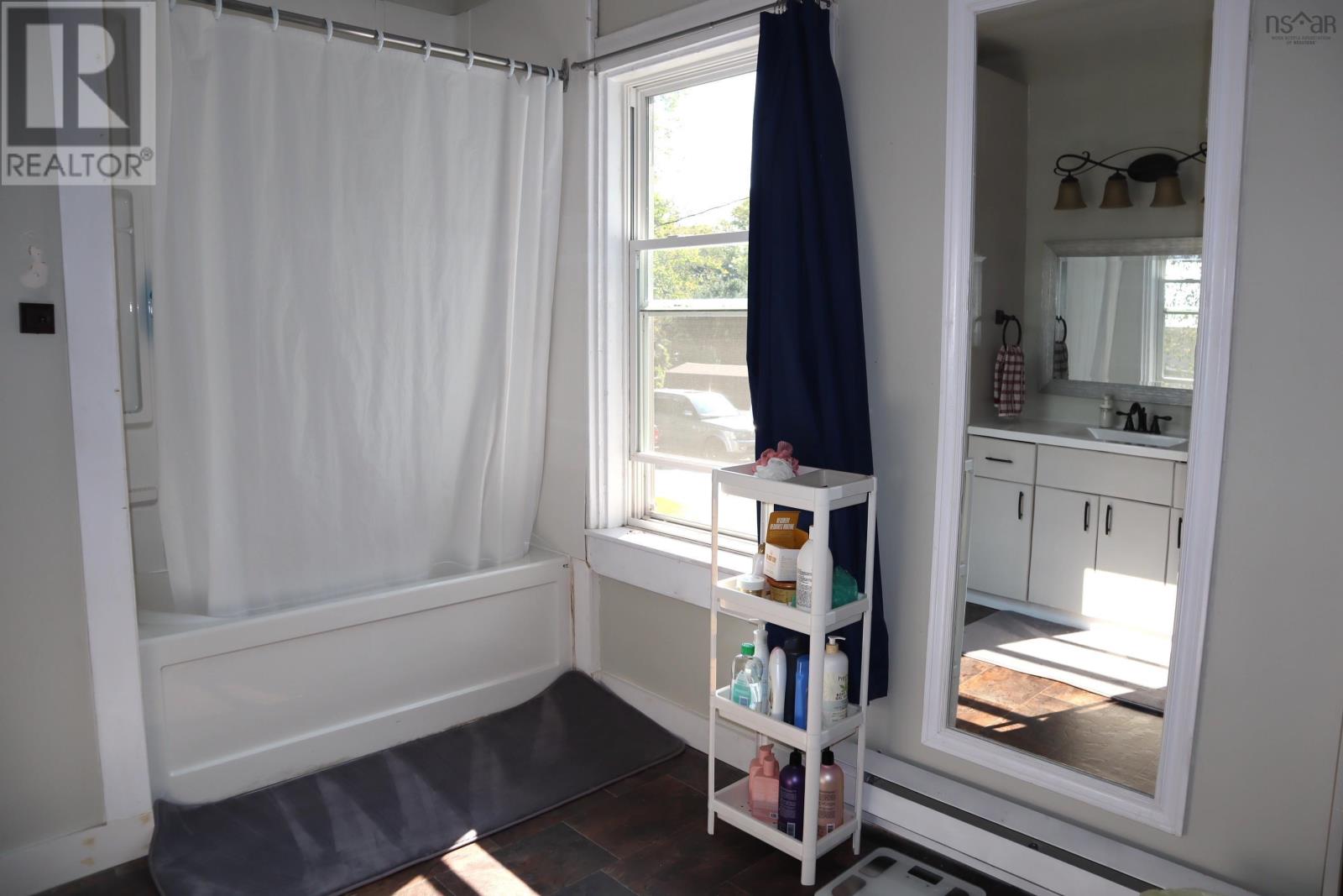 441 Main Street, Liverpool, Nova Scotia  B0T 1K0 - Photo 33 - 202517916