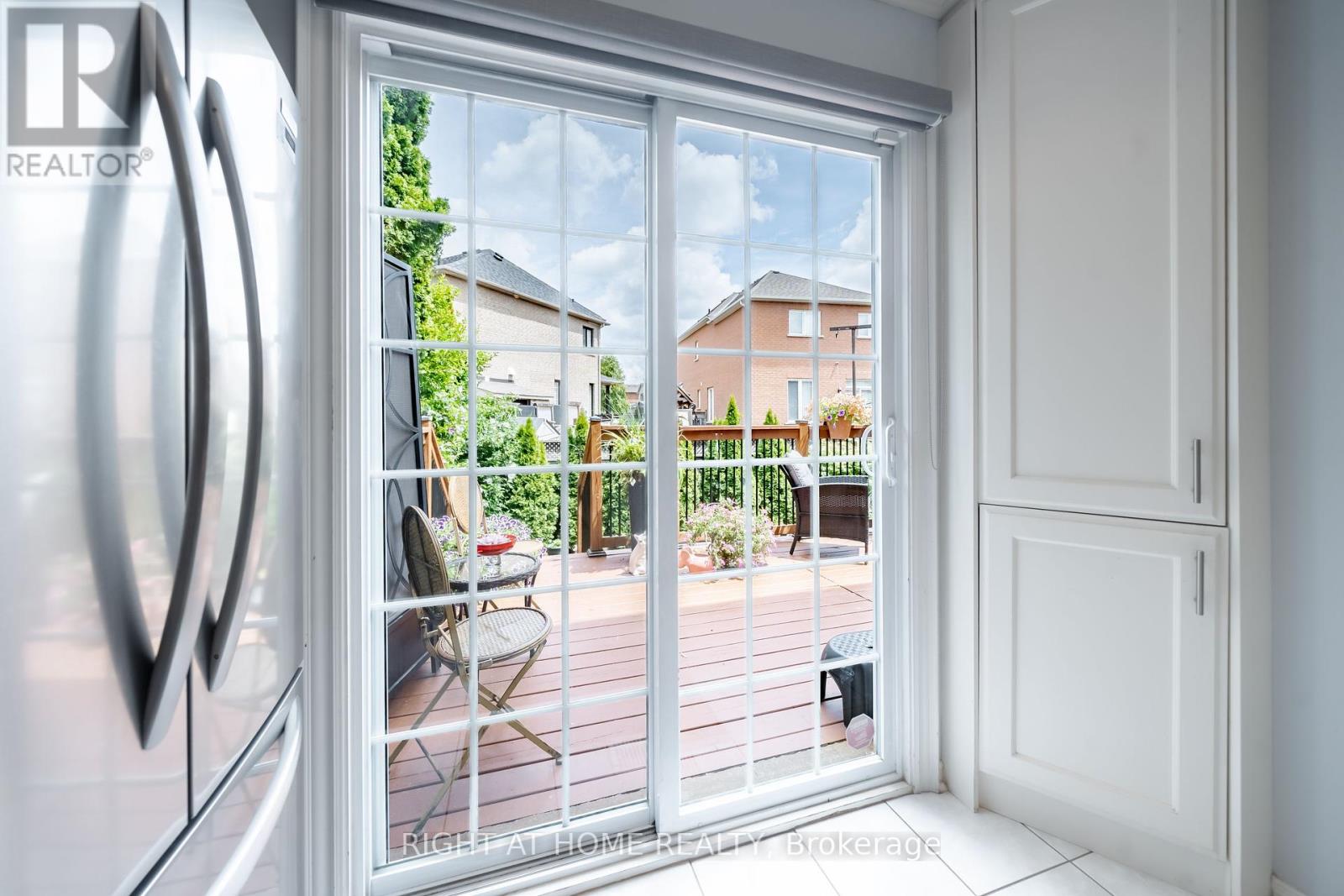 259 Tall Grass Trail, Vaughan, Ontario  L4L 3P7 - Photo 17 - N12440489