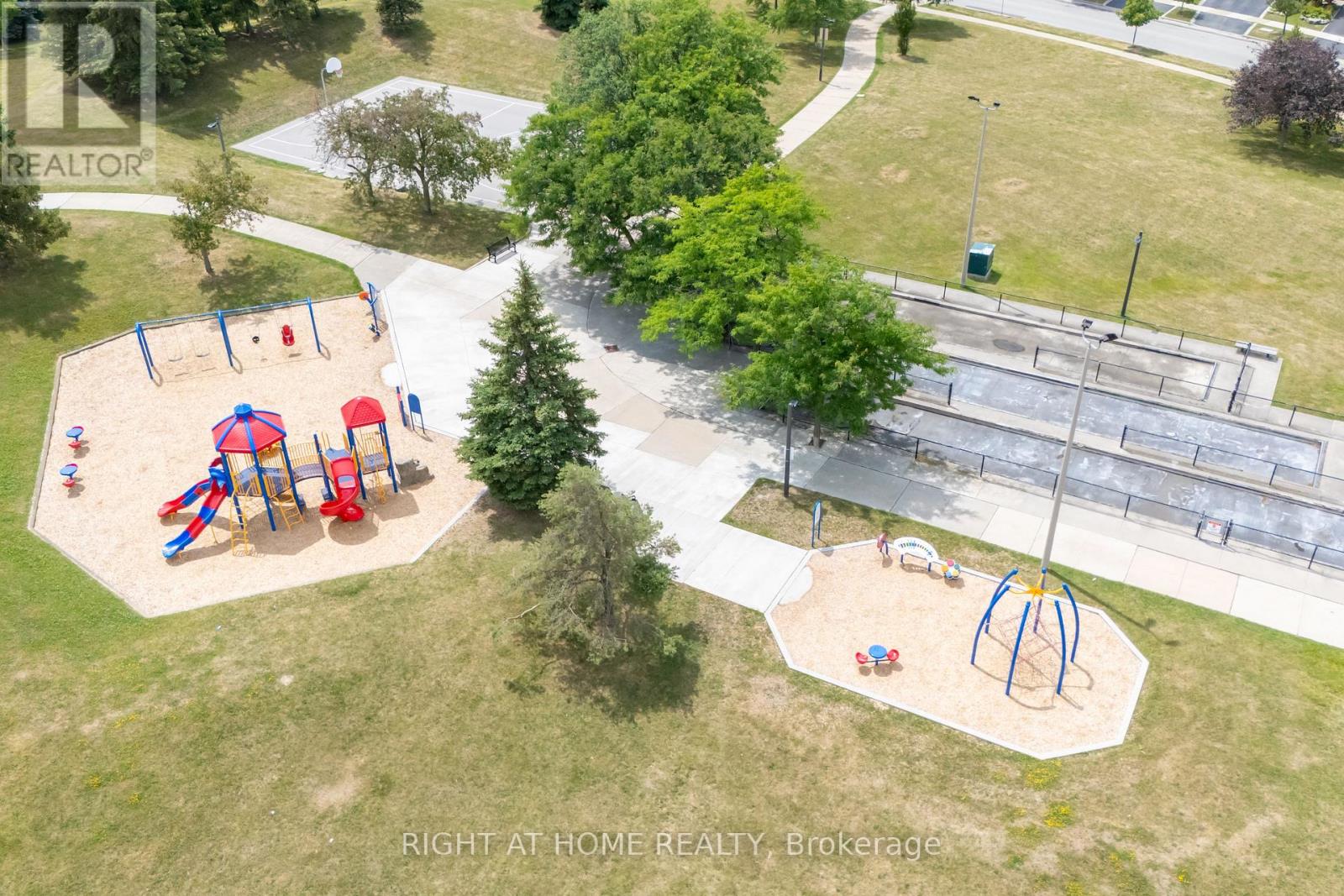 259 Tall Grass Trail, Vaughan, Ontario  L4L 3P7 - Photo 4 - N12440489