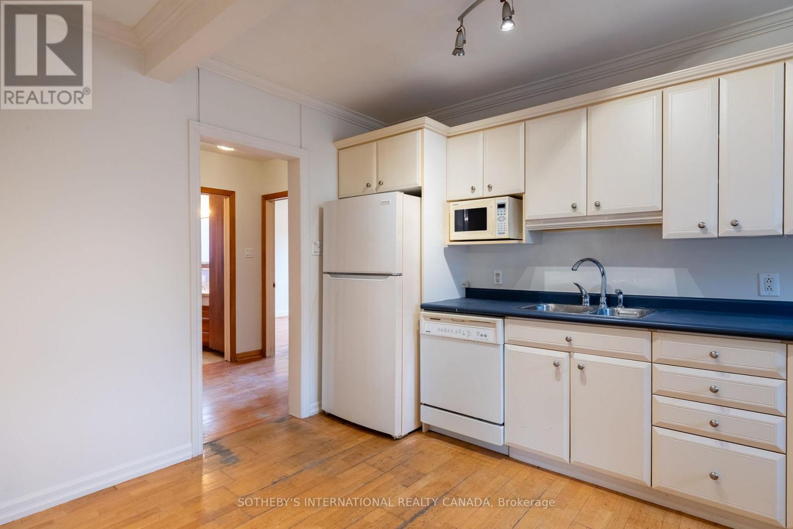 123 Redwater Drive, Toronto, Ontario  M9W 2A3 - Photo 18 - W12487096