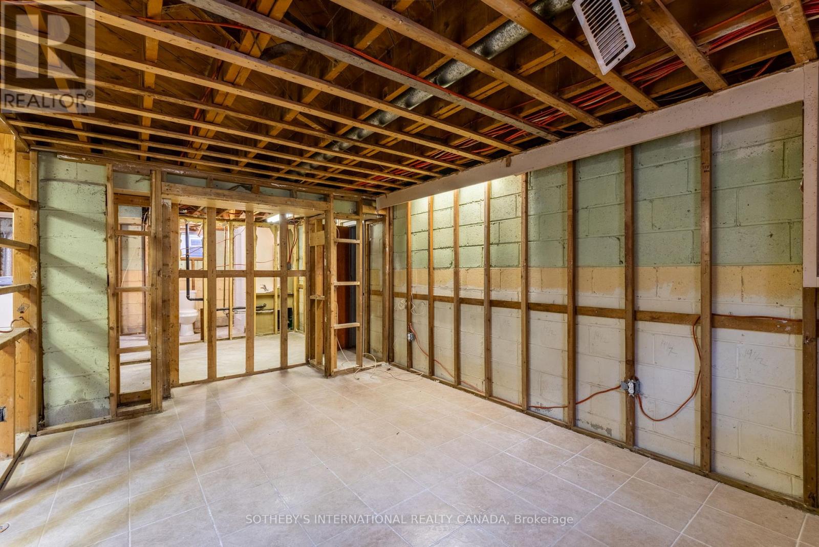 123 Redwater Drive, Toronto, Ontario  M9W 2A3 - Photo 30 - W12487096