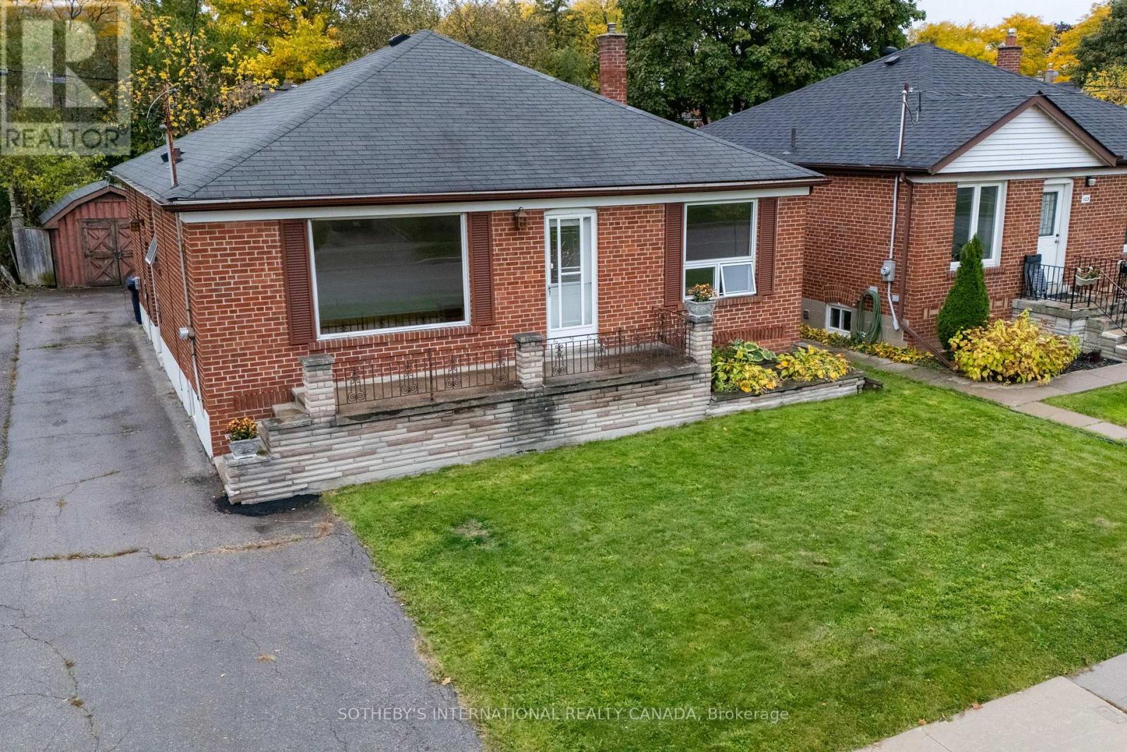 123 Redwater Drive, Toronto, Ontario  M9W 2A3 - Photo 39 - W12487096