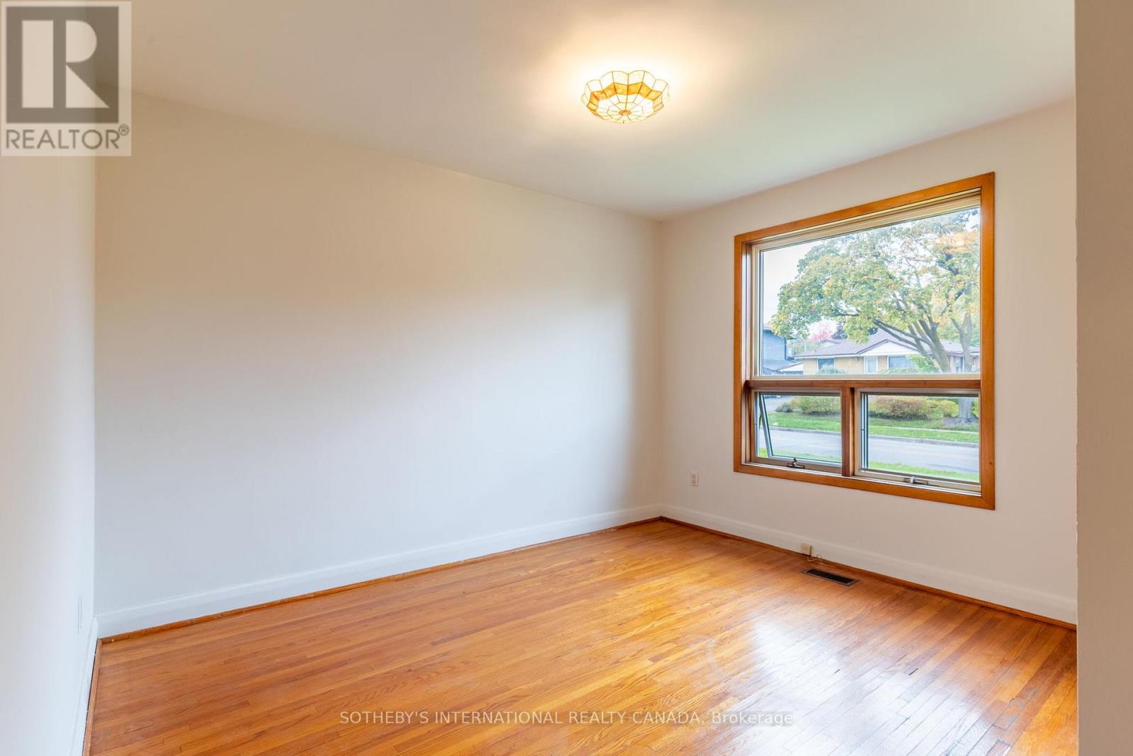 123 Redwater Drive, Toronto, Ontario  M9W 2A3 - Photo 9 - W12487096