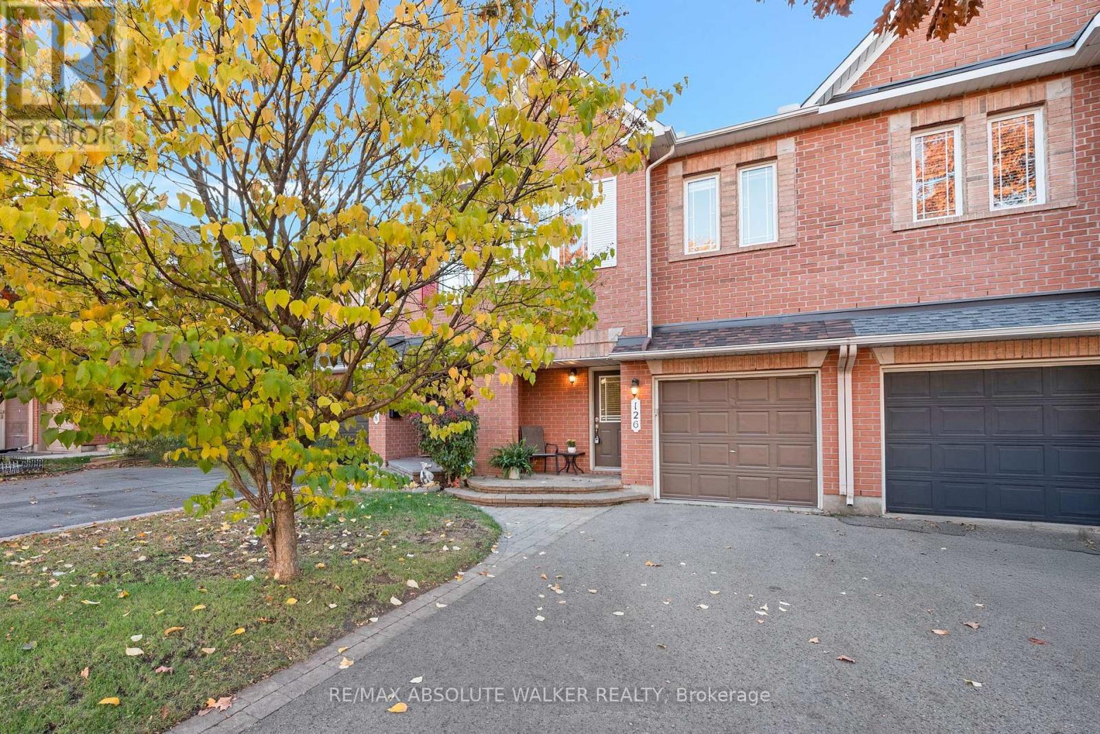 126 FORESTCREST STREET, Ottawa, Ontario