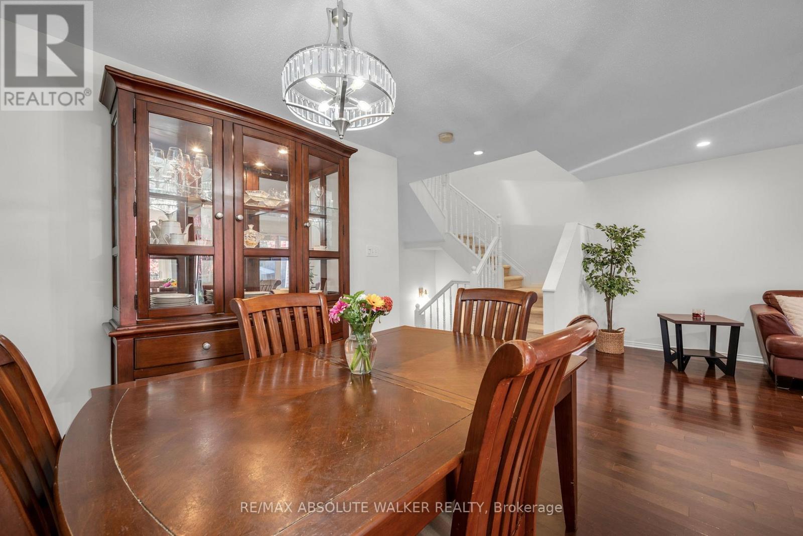 126 Forestcrest Street, Ottawa, Ontario  K1C 7R3 - Photo 11 - X12487113