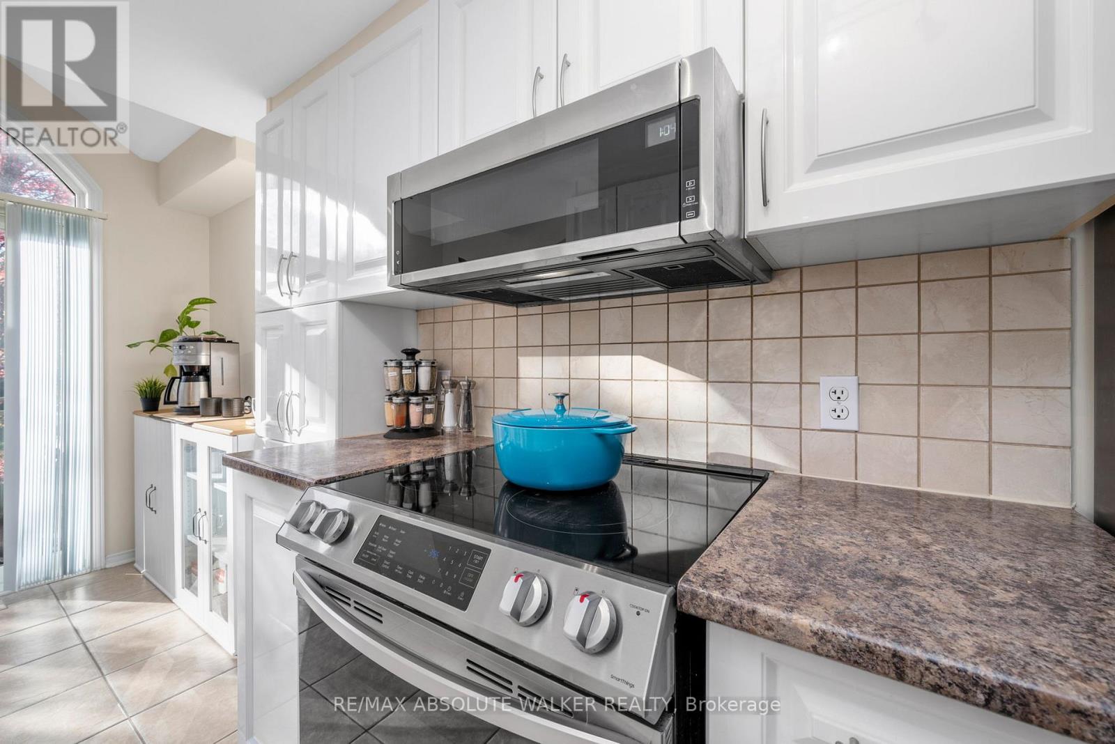 126 Forestcrest Street, Ottawa, Ontario  K1C 7R3 - Photo 15 - X12487113