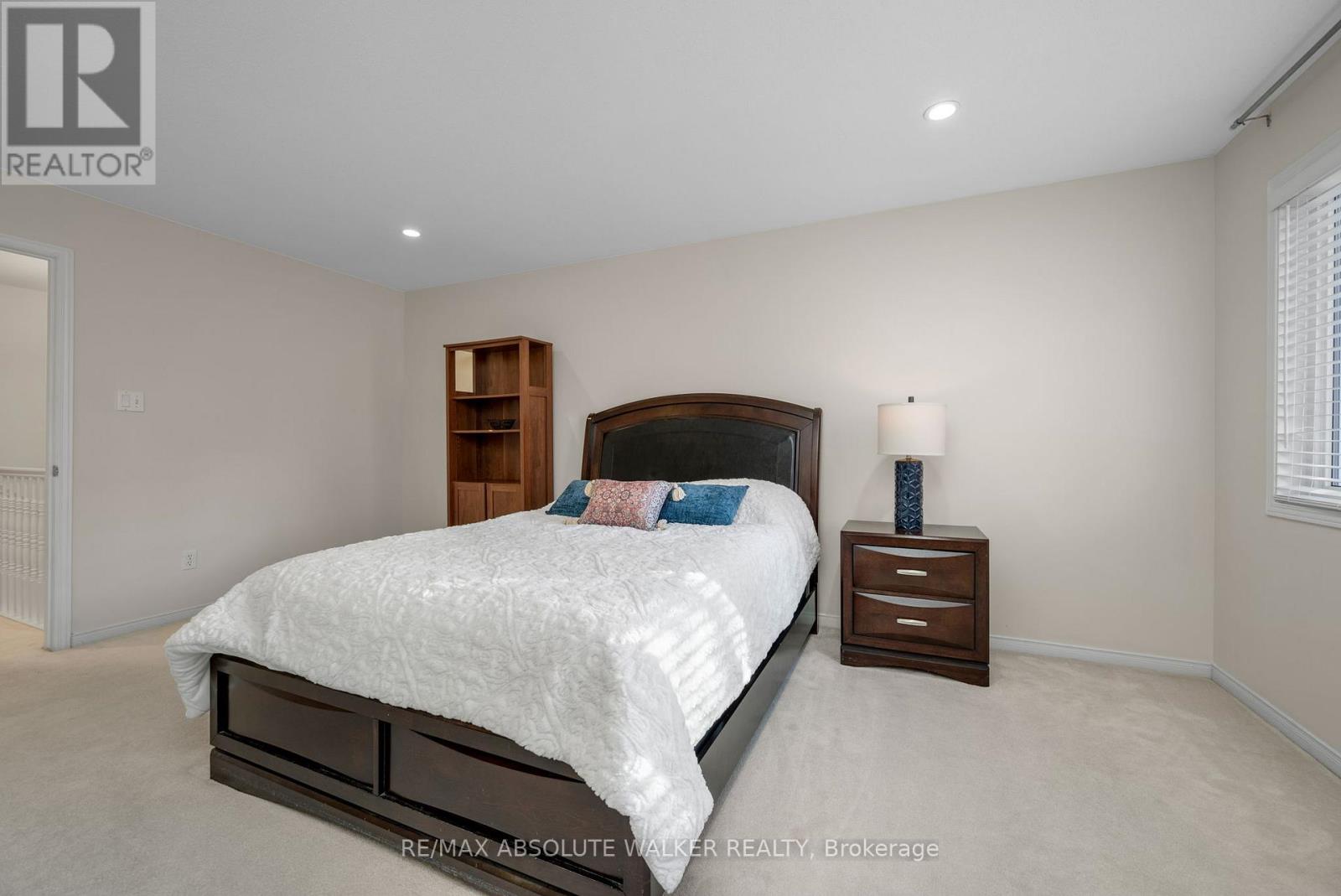 126 Forestcrest Street, Ottawa, Ontario  K1C 7R3 - Photo 20 - X12487113