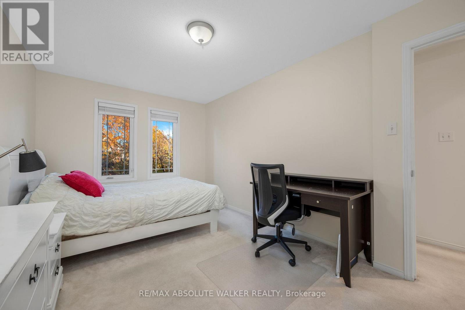 126 Forestcrest Street, Ottawa, Ontario  K1C 7R3 - Photo 28 - X12487113