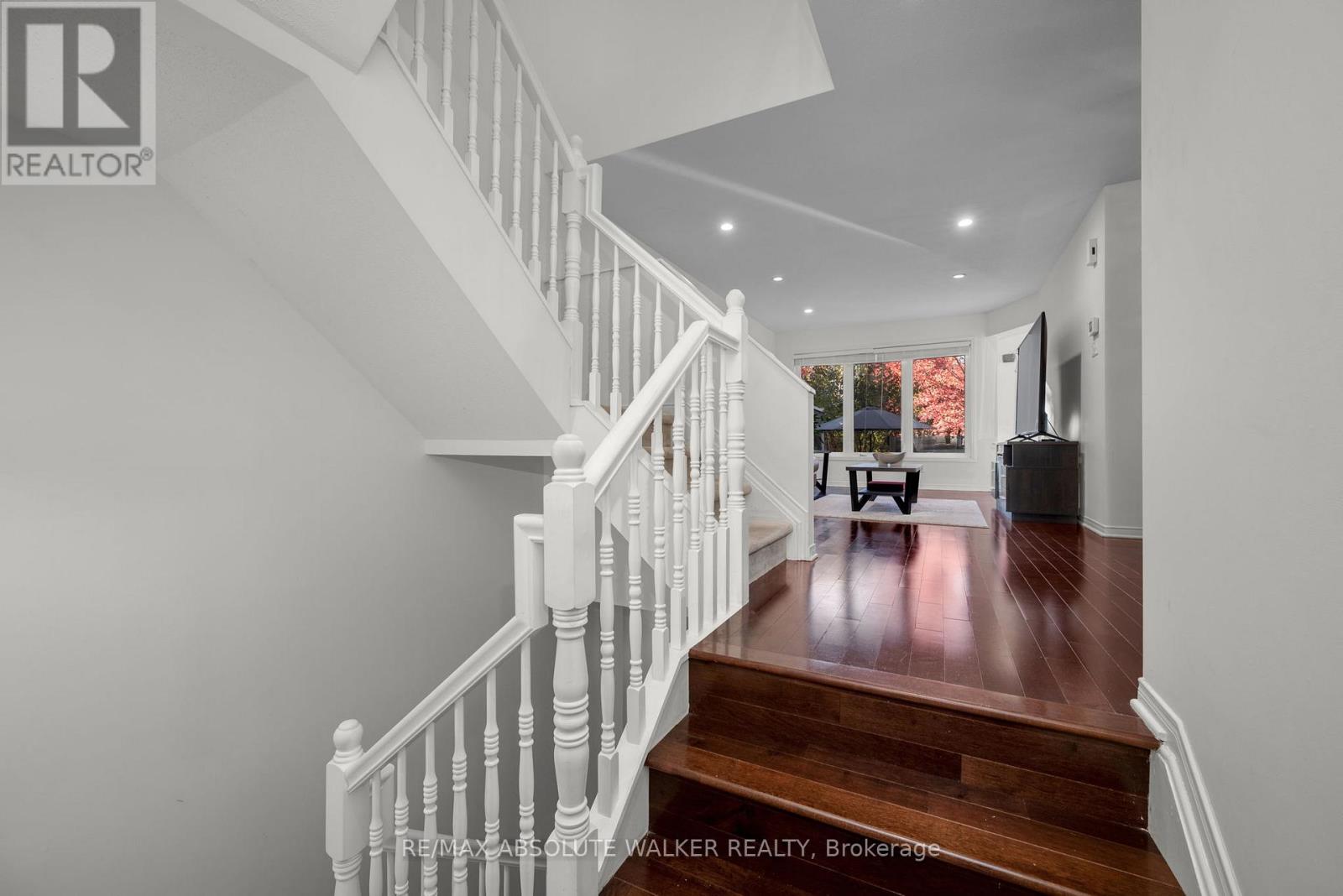 126 Forestcrest Street, Ottawa, Ontario  K1C 7R3 - Photo 3 - X12487113