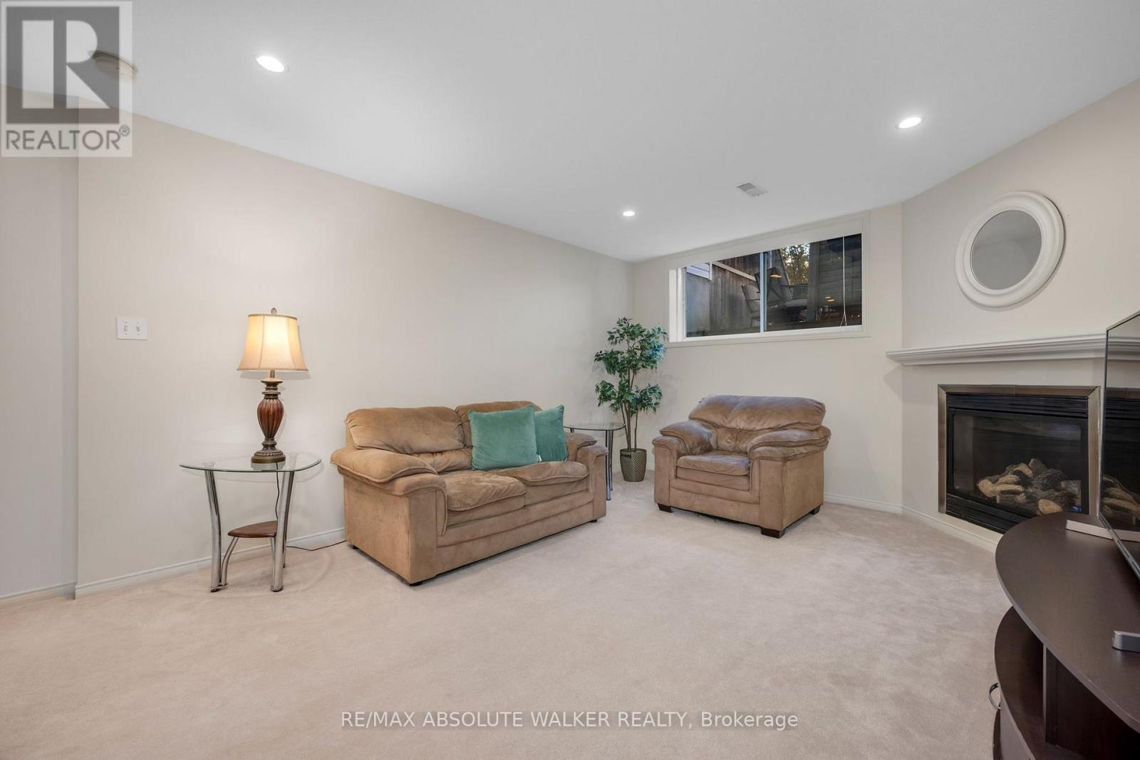 126 Forestcrest Street, Ottawa, Ontario  K1C 7R3 - Photo 32 - X12487113