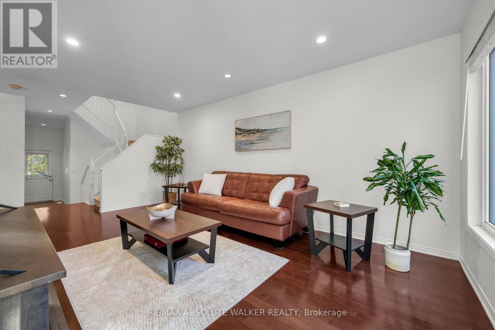 126 Forestcrest Street, Ottawa, Ontario  K1C 7R3 - Photo 7 - X12487113