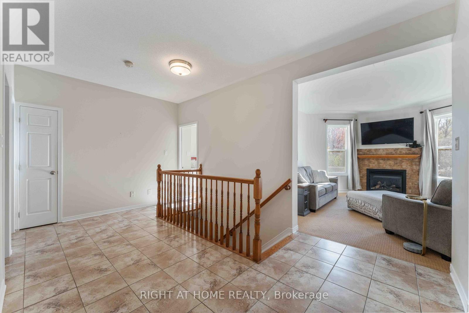 316 Maxwell Bridge Road, Ottawa, Ontario  K2W 0A5 - Photo 12 - X12487144