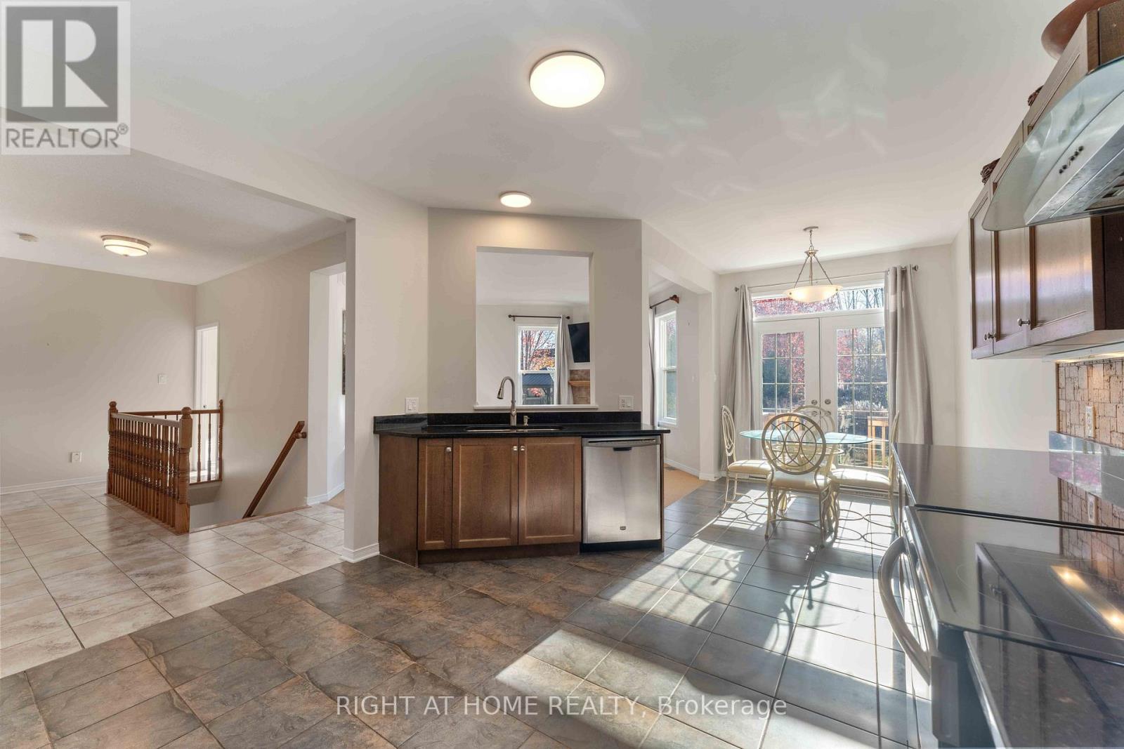 316 Maxwell Bridge Road, Ottawa, Ontario  K2W 0A5 - Photo 16 - X12487144