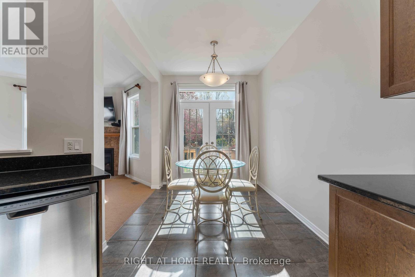 316 Maxwell Bridge Road, Ottawa, Ontario  K2W 0A5 - Photo 17 - X12487144