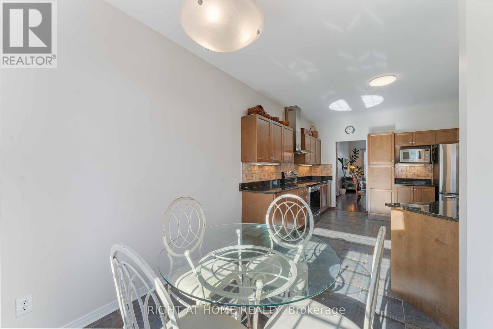 316 Maxwell Bridge Road, Ottawa, Ontario  K2W 0A5 - Photo 21 - X12487144