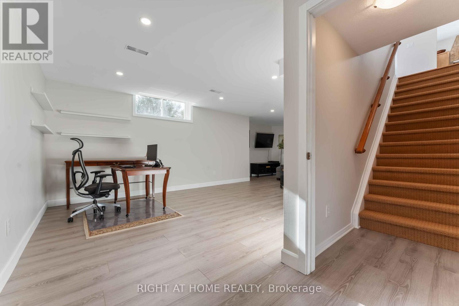 316 Maxwell Bridge Road, Ottawa, Ontario  K2W 0A5 - Photo 28 - X12487144