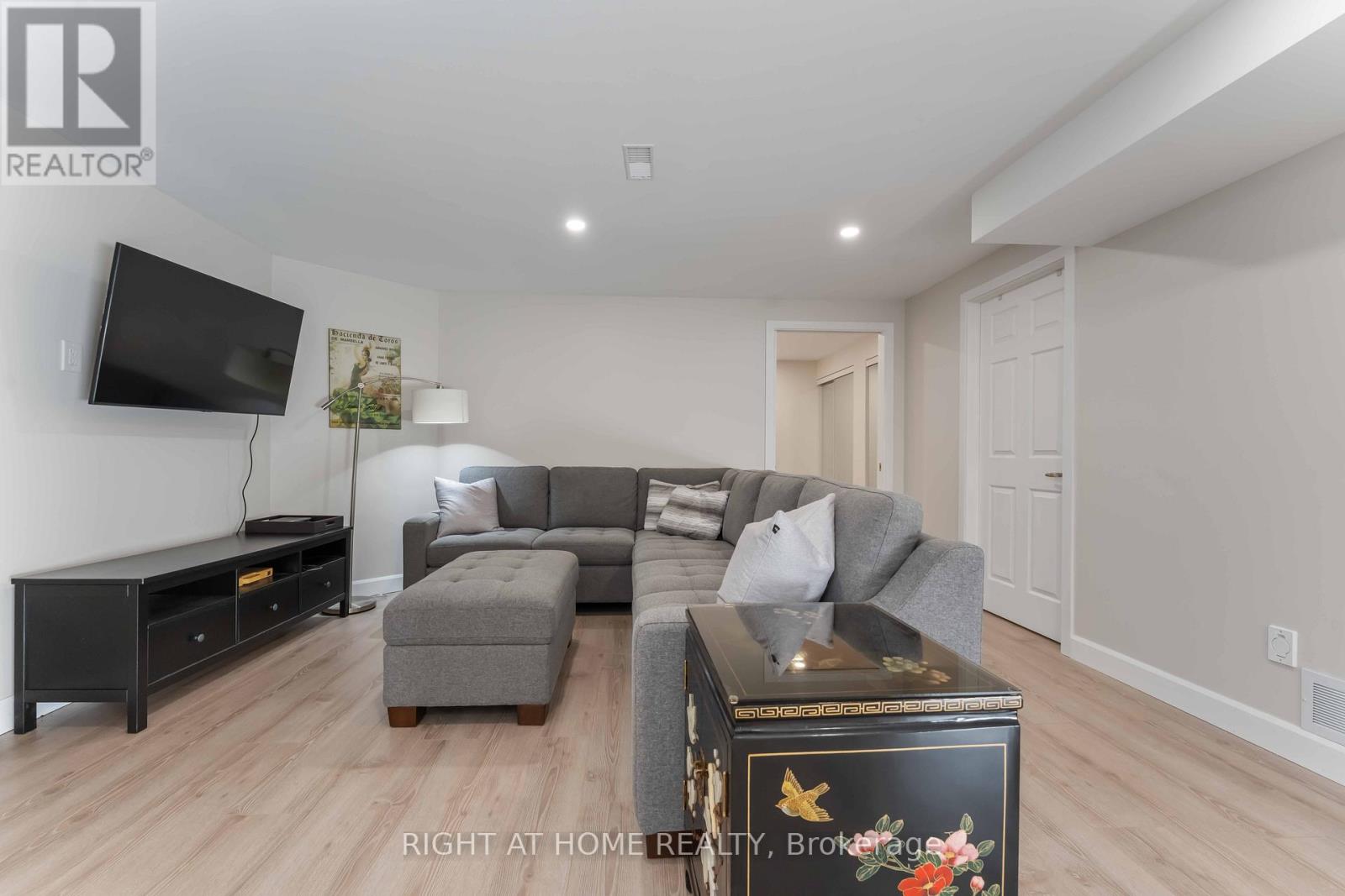 316 Maxwell Bridge Road, Ottawa, Ontario  K2W 0A5 - Photo 31 - X12487144