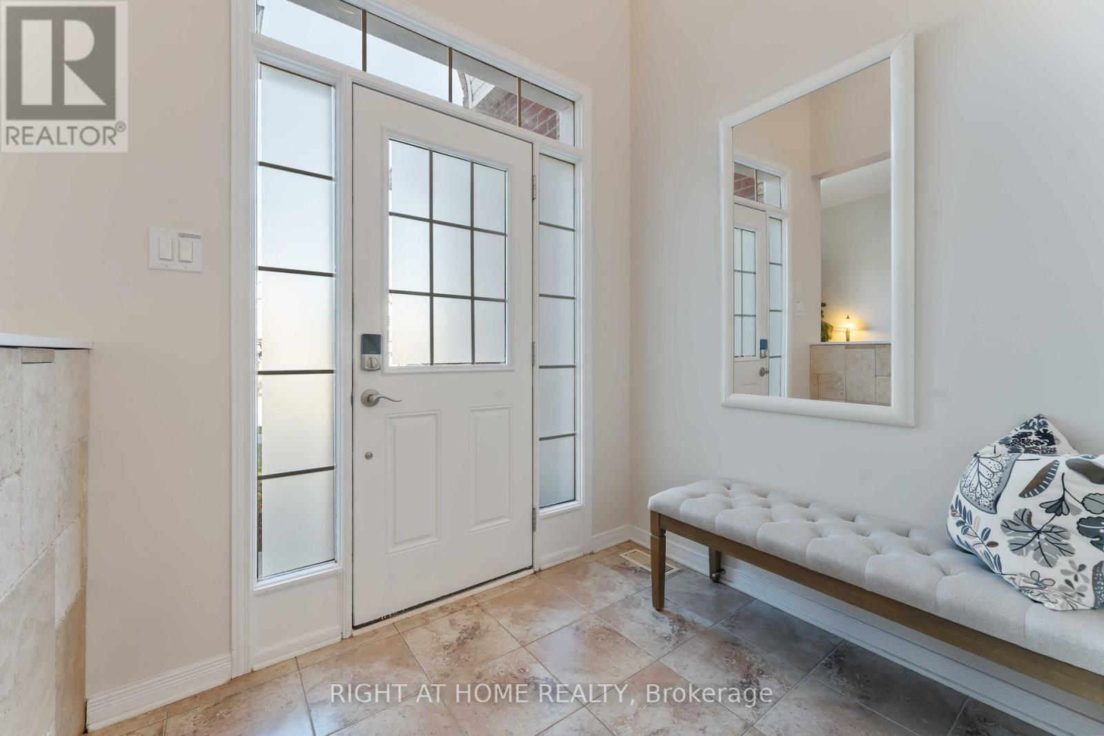 316 Maxwell Bridge Road, Ottawa, Ontario  K2W 0A5 - Photo 4 - X12487144