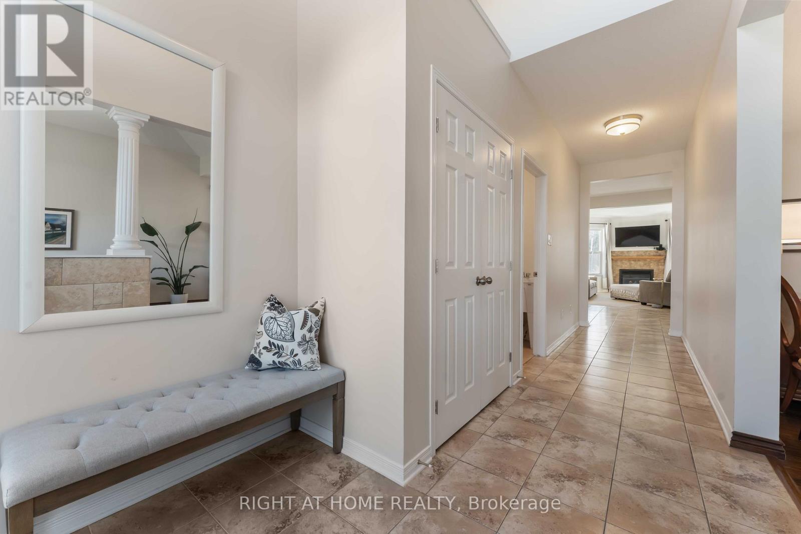 316 Maxwell Bridge Road, Ottawa, Ontario  K2W 0A5 - Photo 5 - X12487144