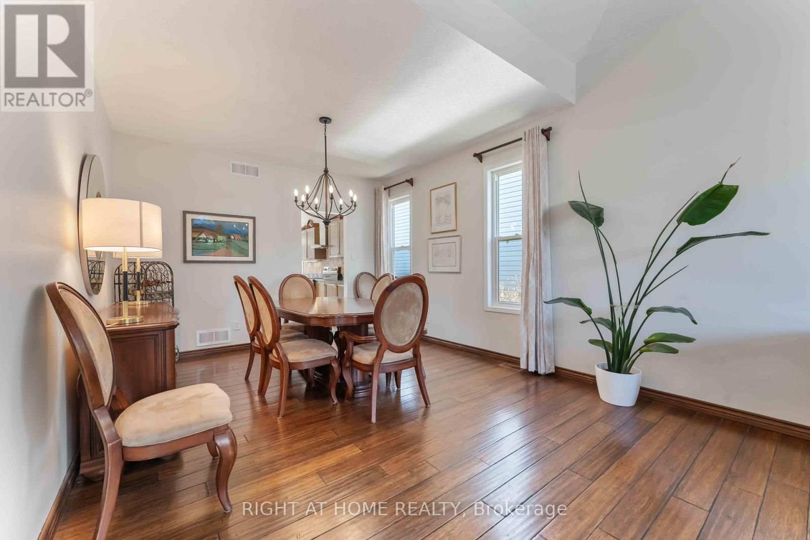 316 Maxwell Bridge Road, Ottawa, Ontario  K2W 0A5 - Photo 6 - X12487144