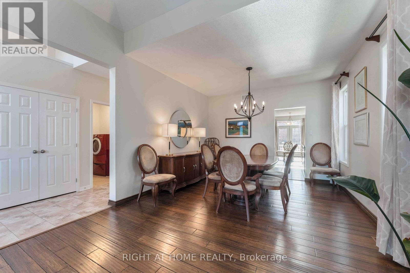 316 Maxwell Bridge Road, Ottawa, Ontario  K2W 0A5 - Photo 9 - X12487144