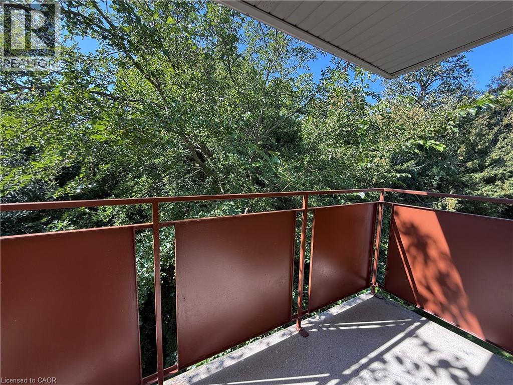 475 Parkside Drive Unit# 19, Waterloo, Ontario  N2L 4X6 - Photo 8 - 40777012