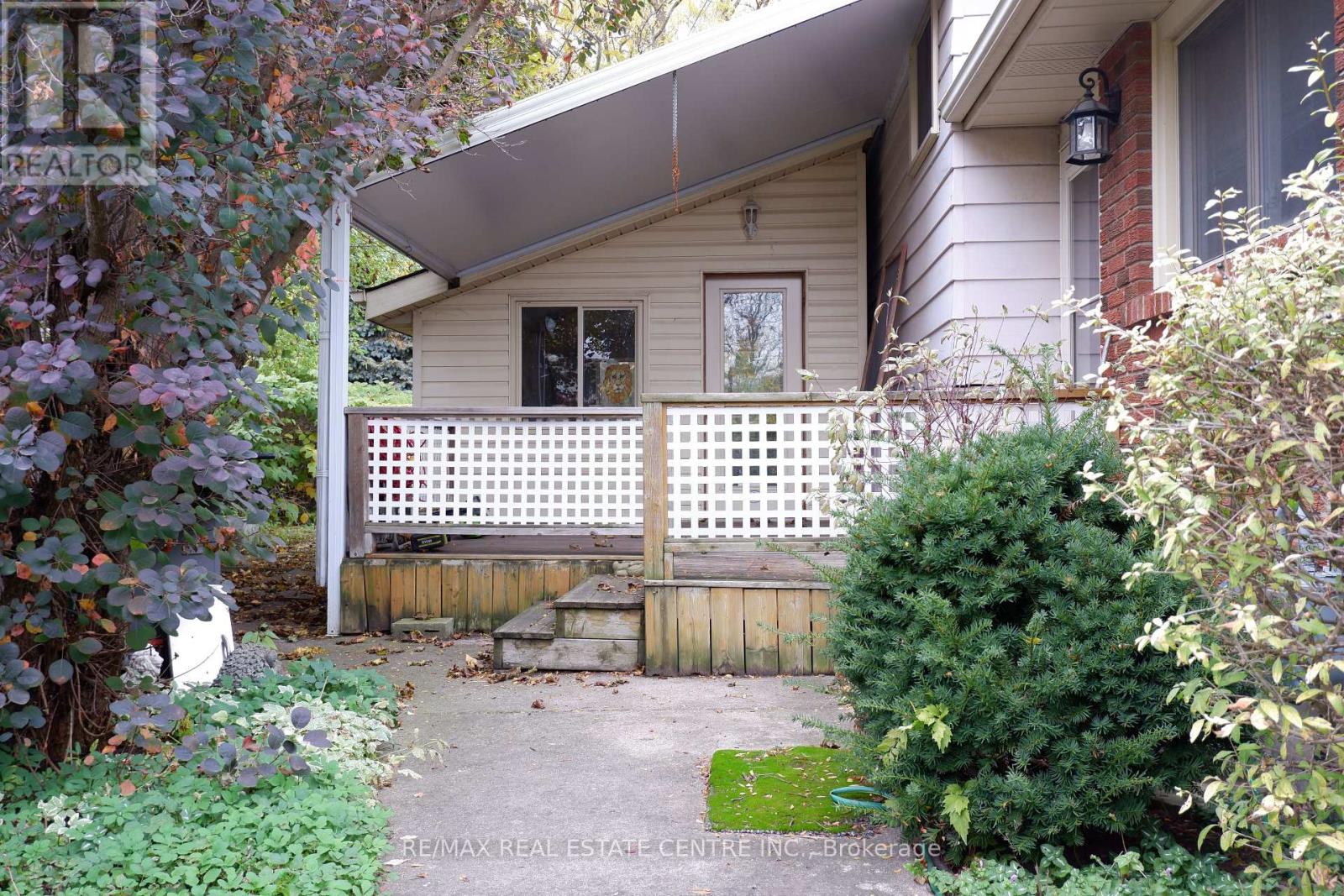 54 Moultrey Crescent N, Halton Hills, Ontario  L7G 4N5 - Photo 2 - W12485564