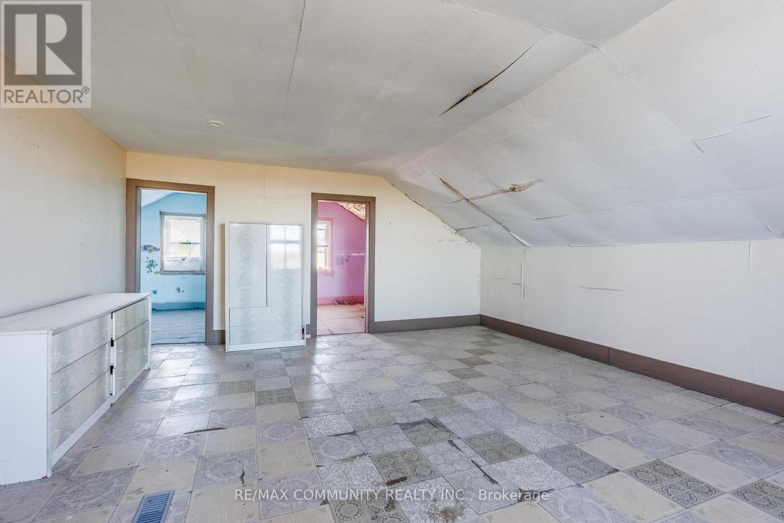 754 Porter Road, Kawartha Lakes, Ontario  L0A 1K0 - Photo 16 - X12405917