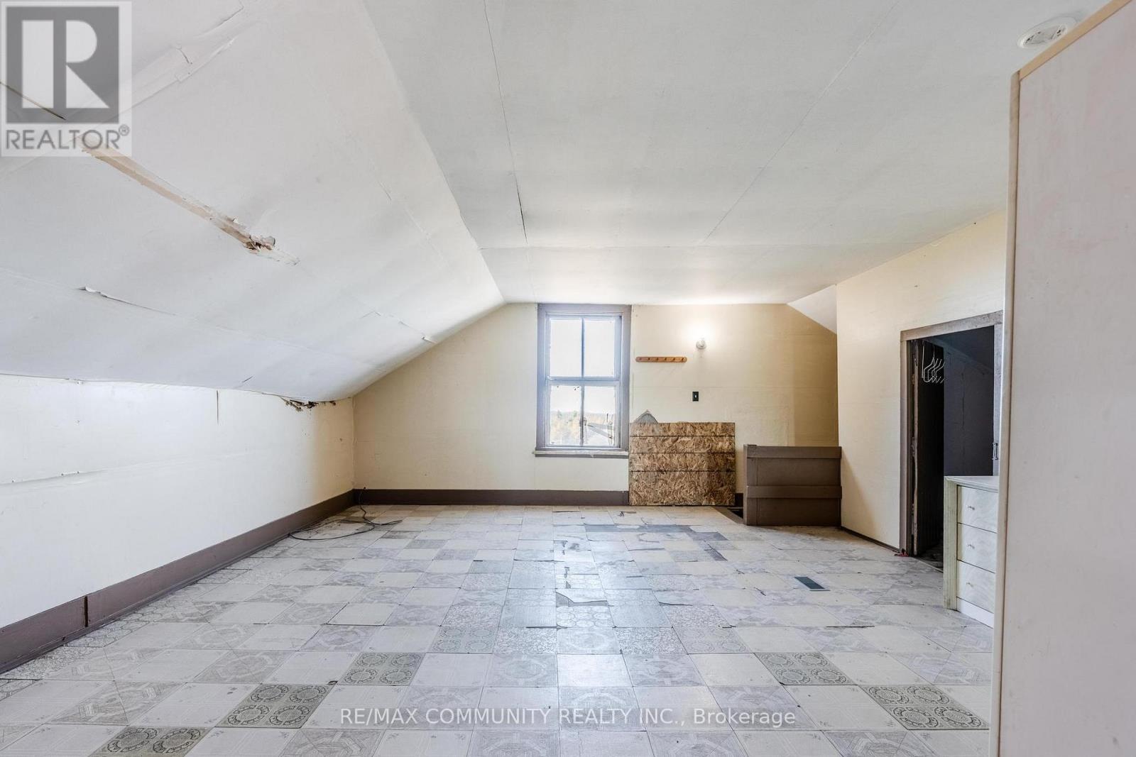 754 Porter Road, Kawartha Lakes, Ontario  L0A 1K0 - Photo 17 - X12405917