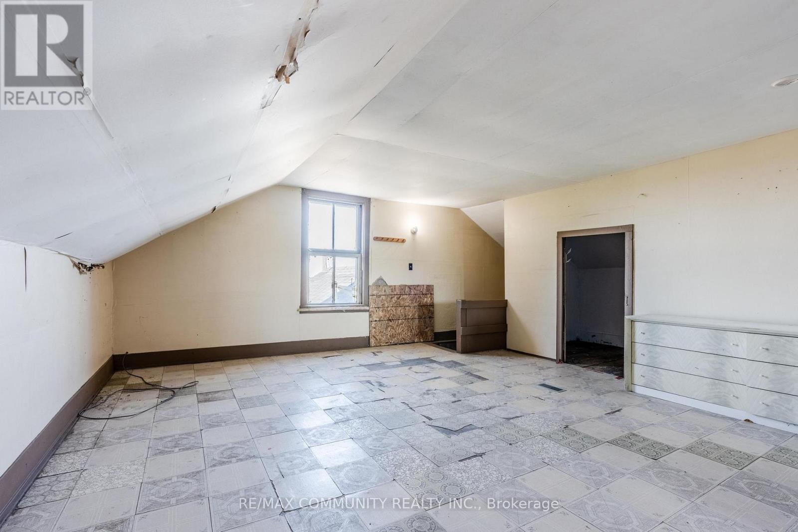 754 Porter Road, Kawartha Lakes, Ontario  L0A 1K0 - Photo 18 - X12405917