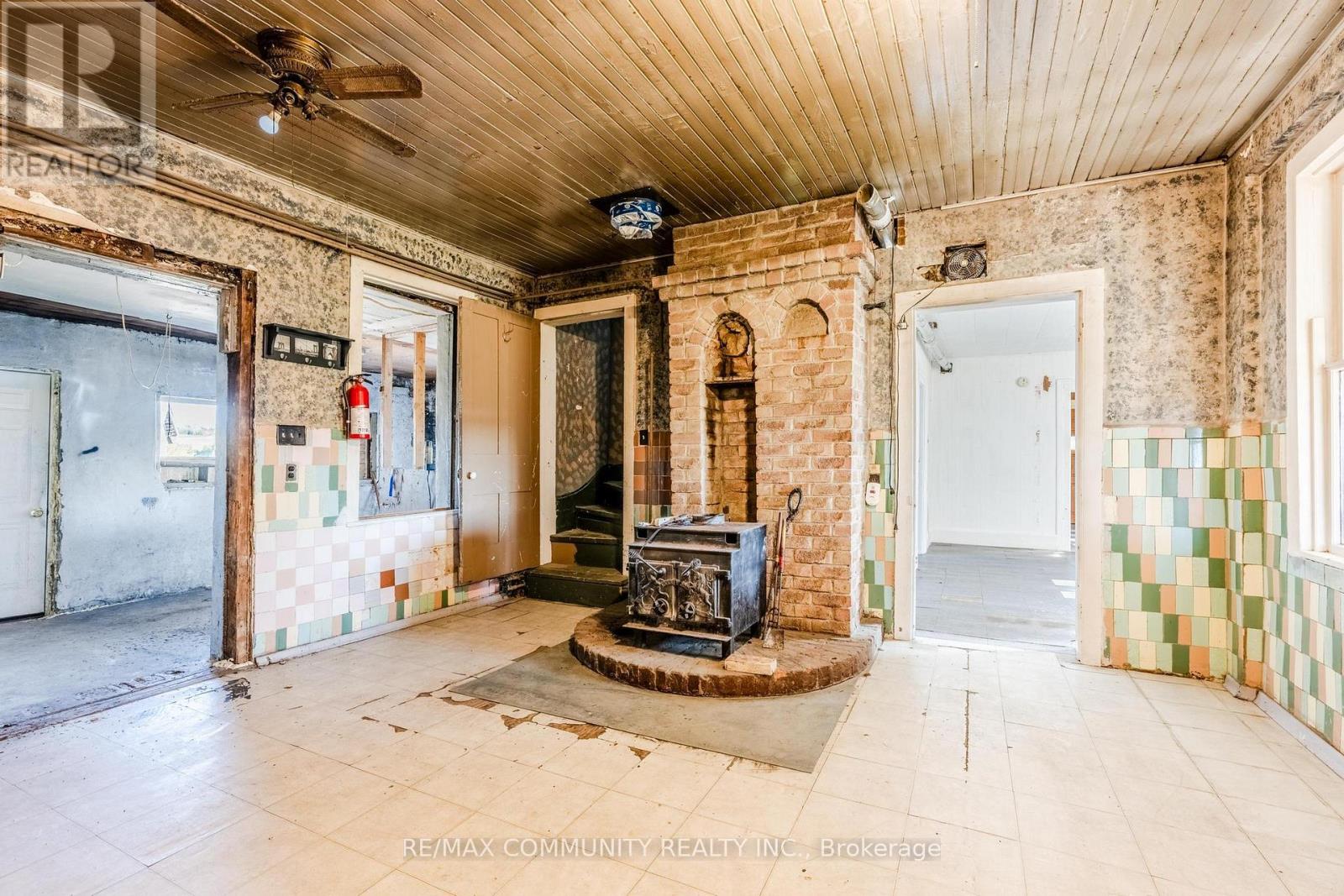 754 Porter Road, Kawartha Lakes, Ontario  L0A 1K0 - Photo 5 - X12405917