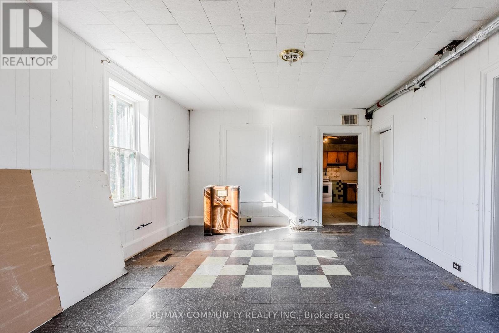 754 Porter Road, Kawartha Lakes, Ontario  L0A 1K0 - Photo 9 - X12405917