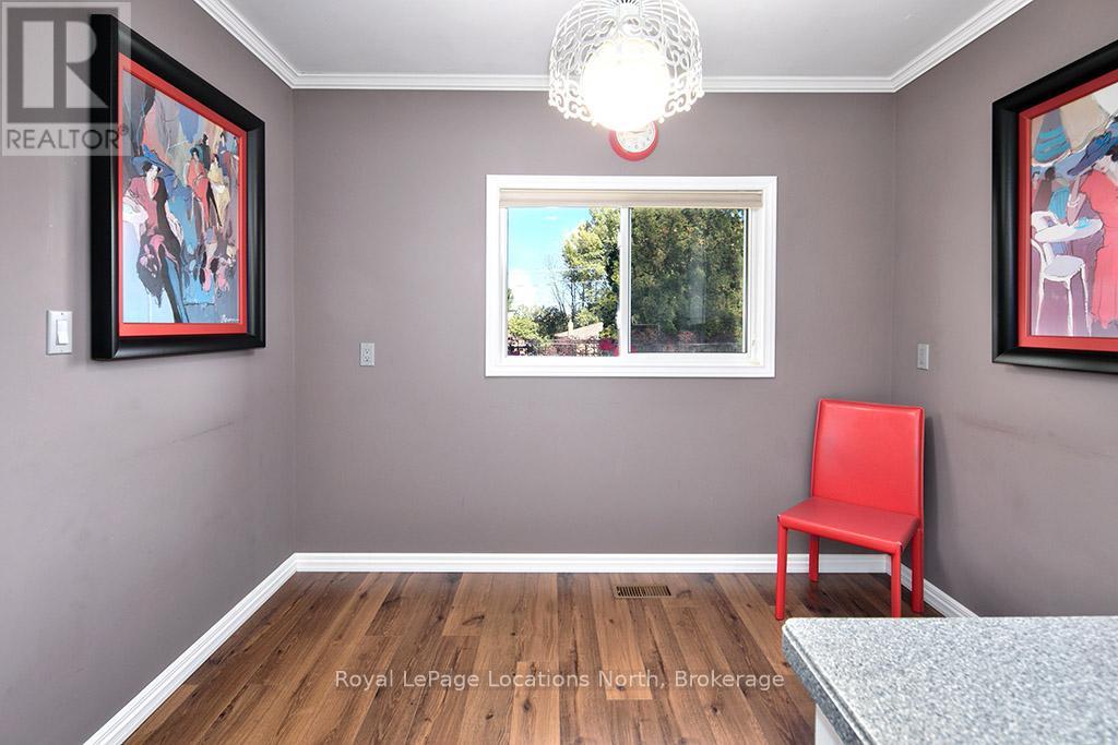 15 Wellington Street S, Blue Mountains, Ontario  N0H 2P0 - Photo 10 - X12487141