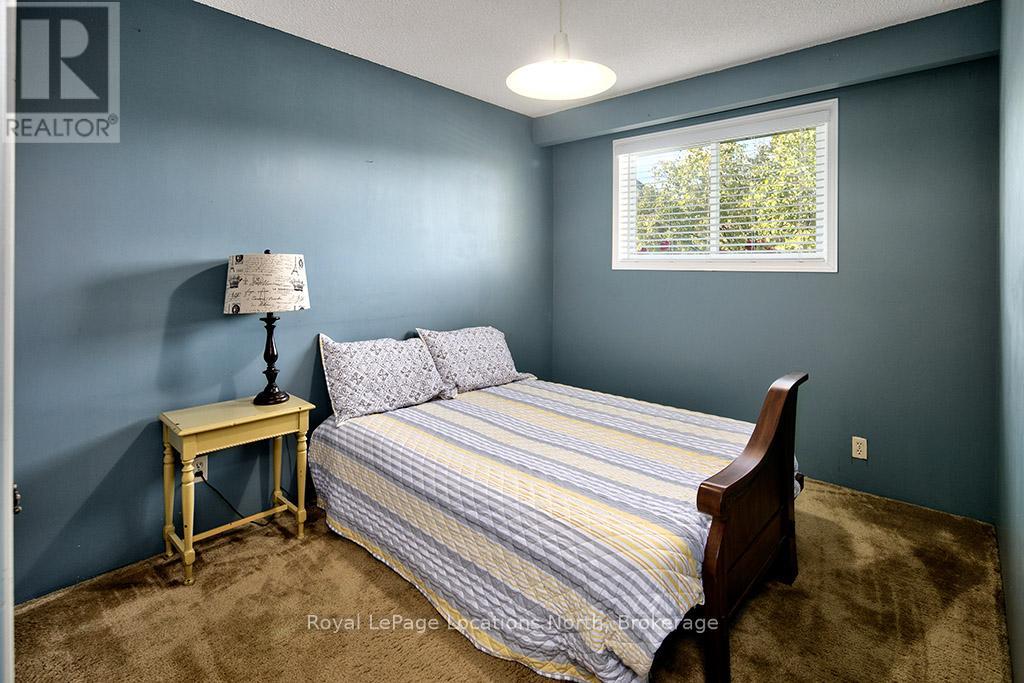 15 Wellington Street S, Blue Mountains, Ontario  N0H 2P0 - Photo 15 - X12487141