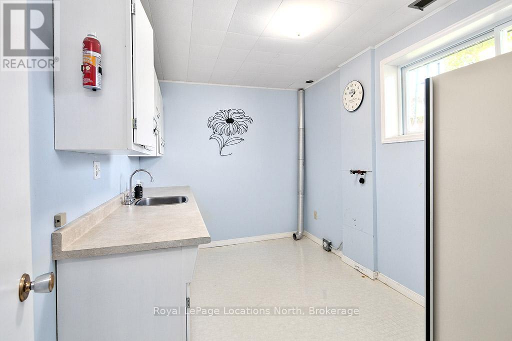 15 Wellington Street S, Blue Mountains, Ontario  N0H 2P0 - Photo 19 - X12487141