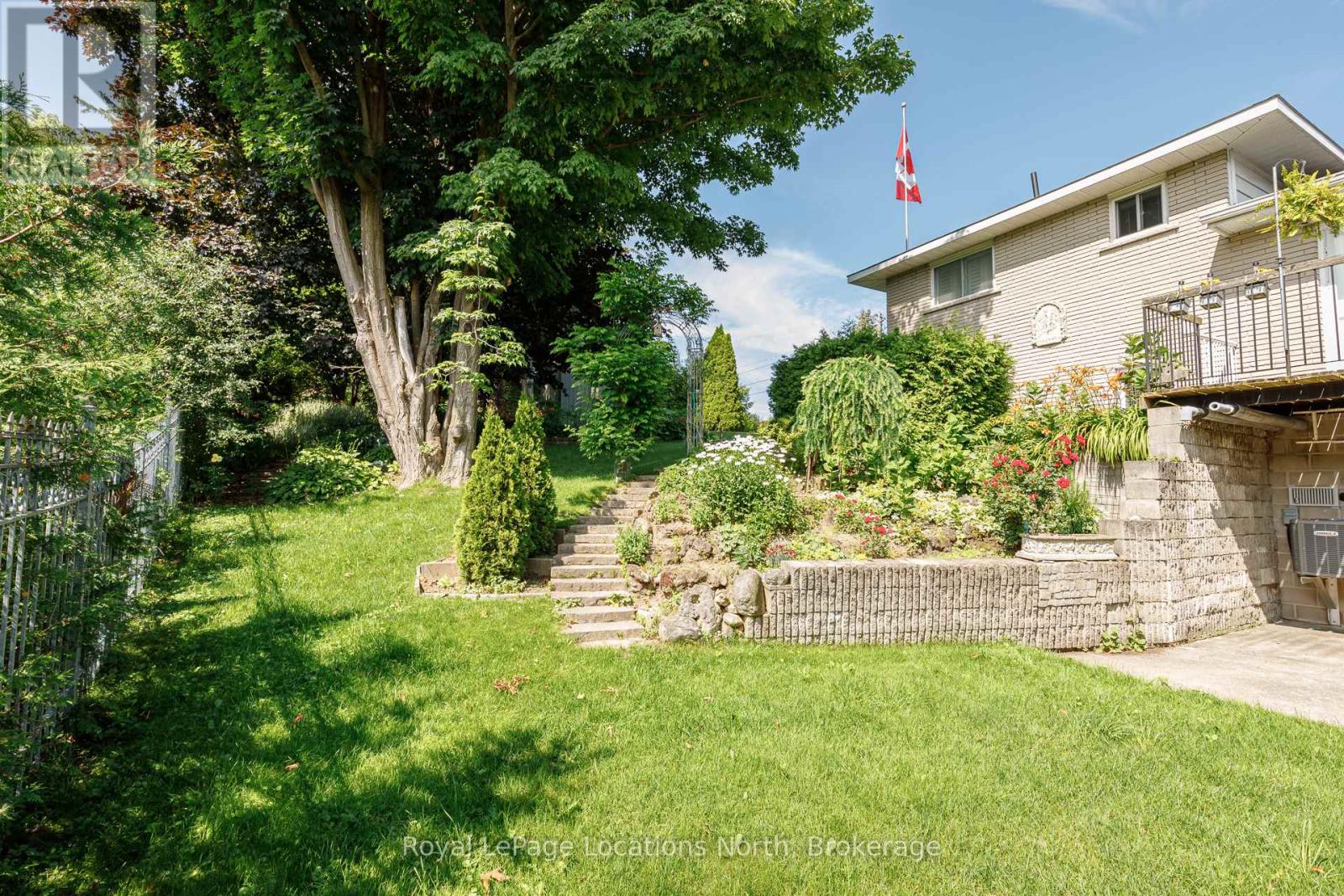 15 Wellington Street S, Blue Mountains, Ontario  N0H 2P0 - Photo 29 - X12487141