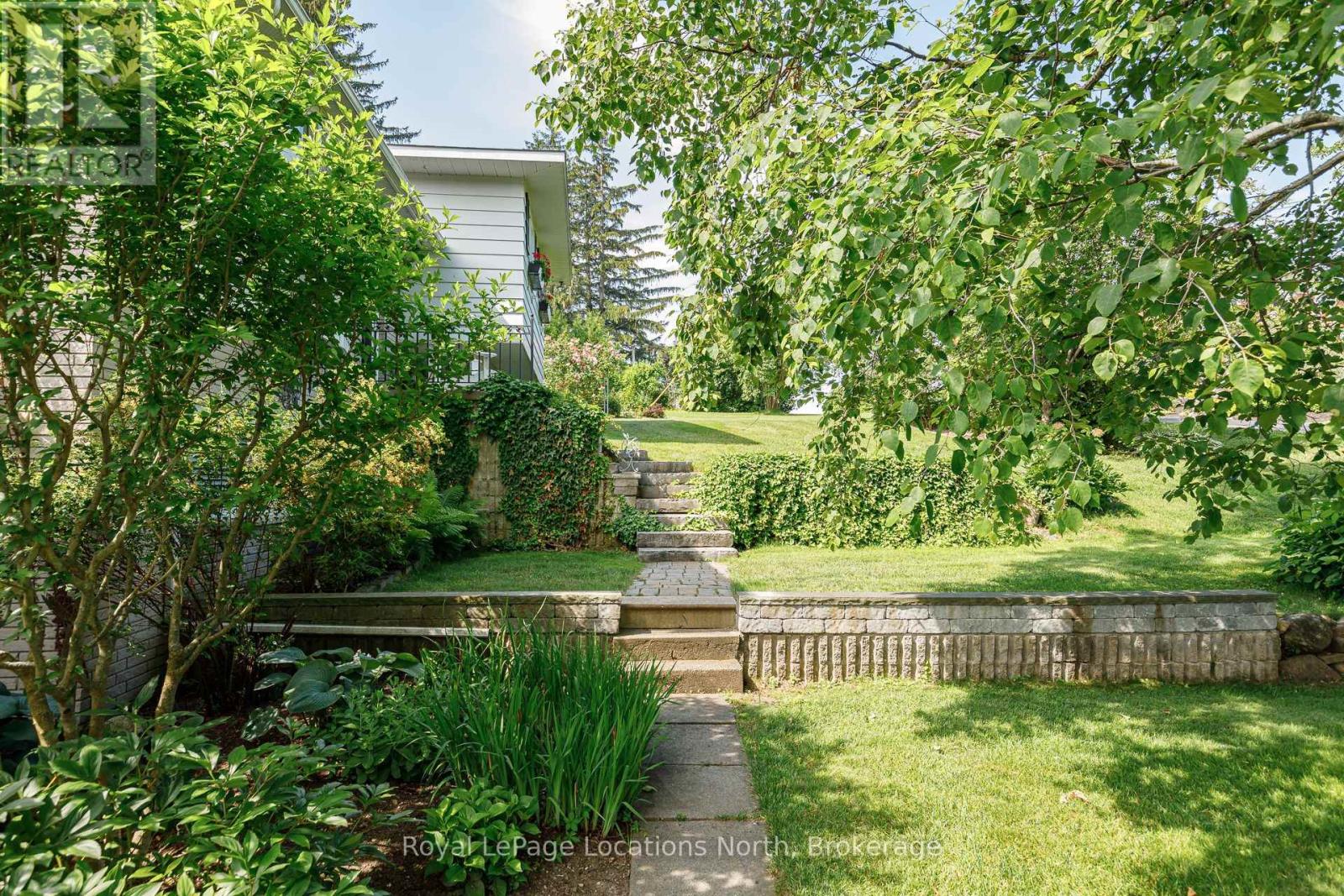 15 Wellington Street S, Blue Mountains, Ontario  N0H 2P0 - Photo 35 - X12487141