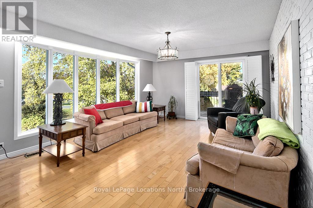 15 Wellington Street S, Blue Mountains, Ontario  N0H 2P0 - Photo 6 - X12487141