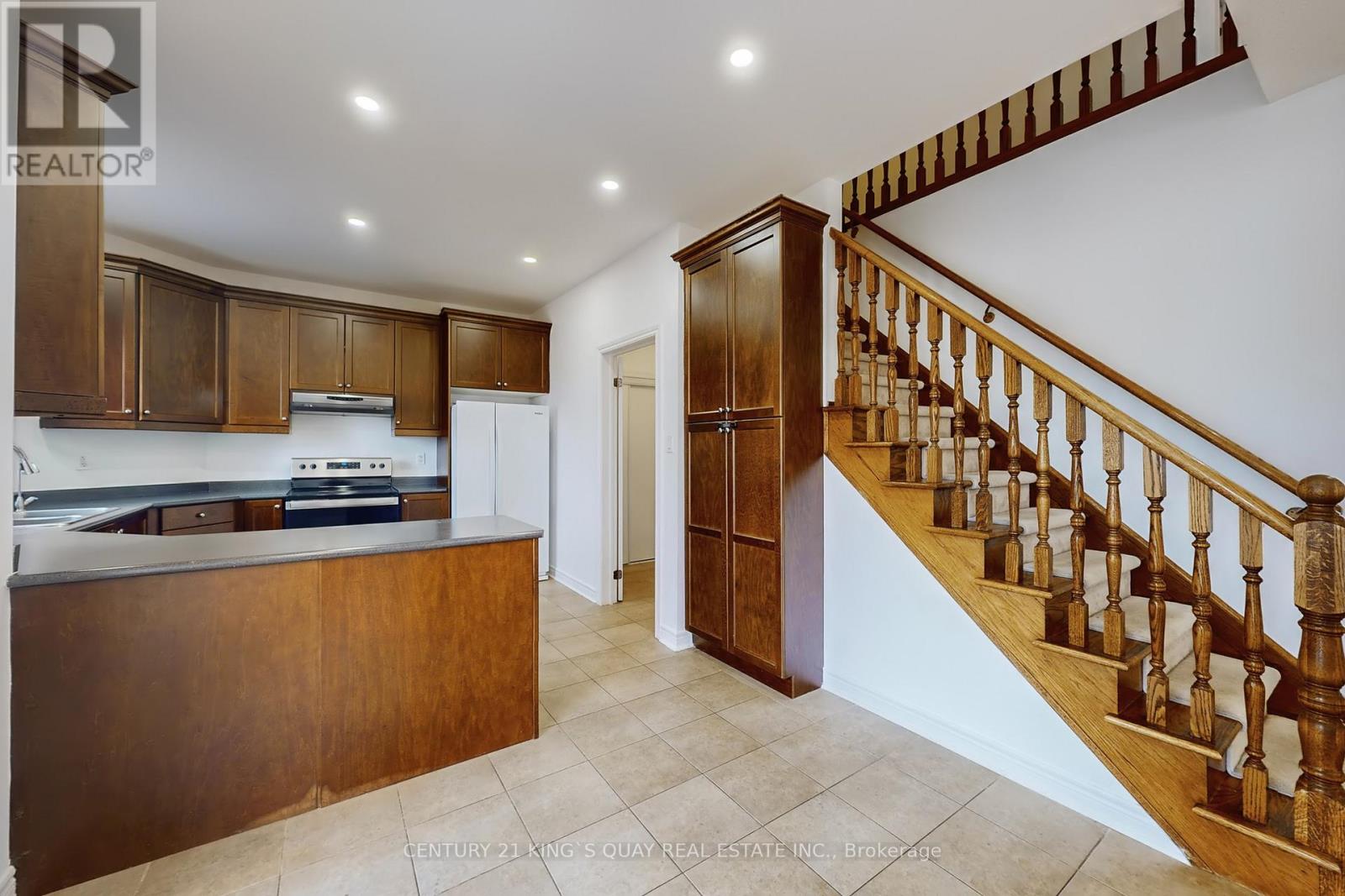 220 Karl Rose Trail, Newmarket, Ontario  L3X 3J3 - Photo 15 - N12483877